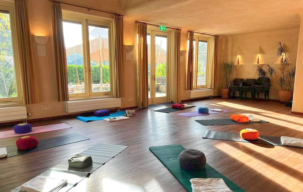 La grande salle dédiée aux ateliers de relaxation et aux cérémonies psychédéliques